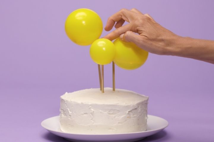 how to make a balloon cake topper