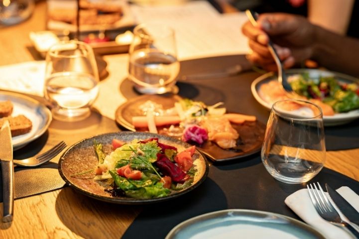 tips for creating the perfect dinner party menu