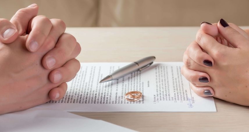 Who Should File for Divorce: Key Signs You Should Act Now