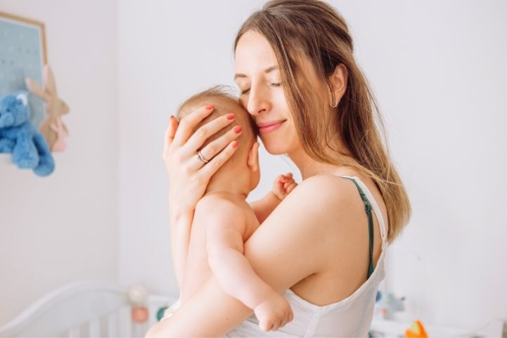 how long should baby sleep in parents room