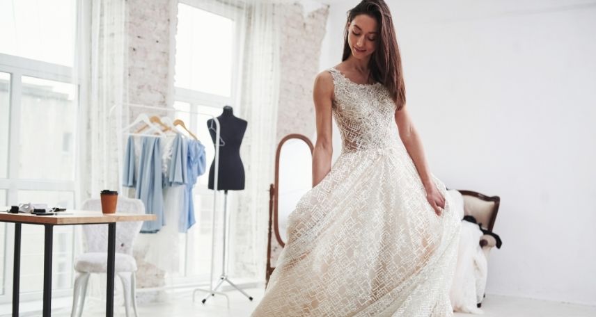 How To Choose A Wedding Dress: Expert Tips for Your Perfect Fit