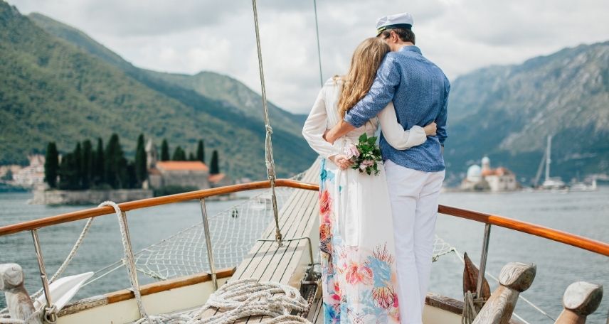 Romantic Honeymoon Essentials: Ultimate Guide for Unforgettable Bliss