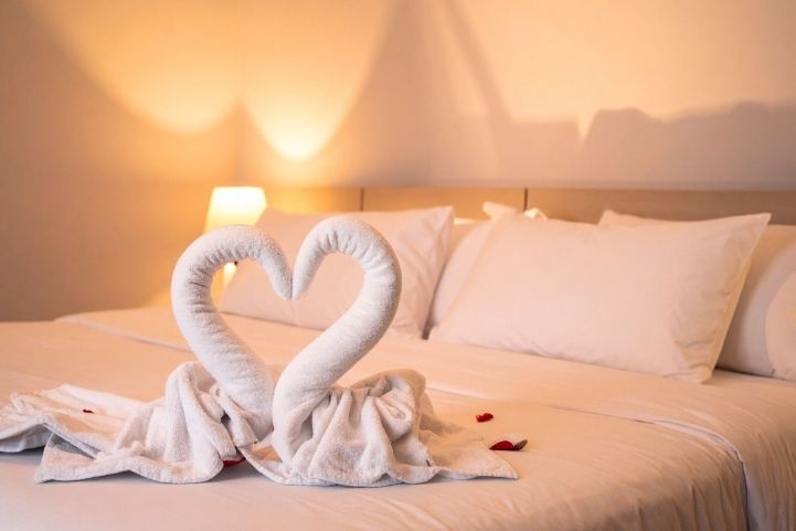 romantic honeymoon essentials
