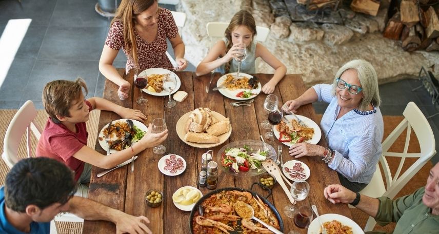 how to build strong family traditions