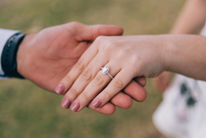 how to choose engagement ring