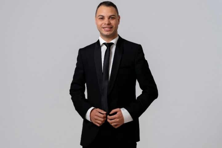 how to choose the perfect suit