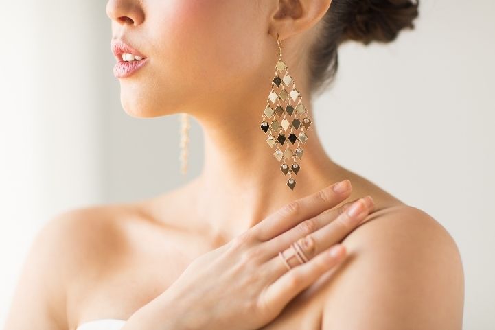 how to choose the right earrings