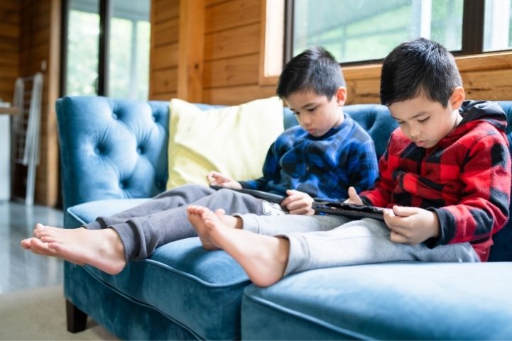 how to manage screen time for the whole family